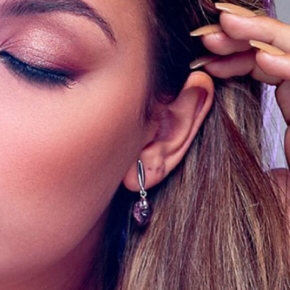 INFINITE LOVE EARRING LIGHT AMETHYST SWAROVSKI CRYSTAL + WHITE RHODIUM PLATED - Picture 4 of 6